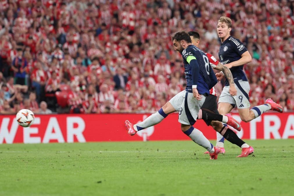 Bis' de Bruno Fernandes deixa United e Amorim perto da final e do objetivo 'Champions'
