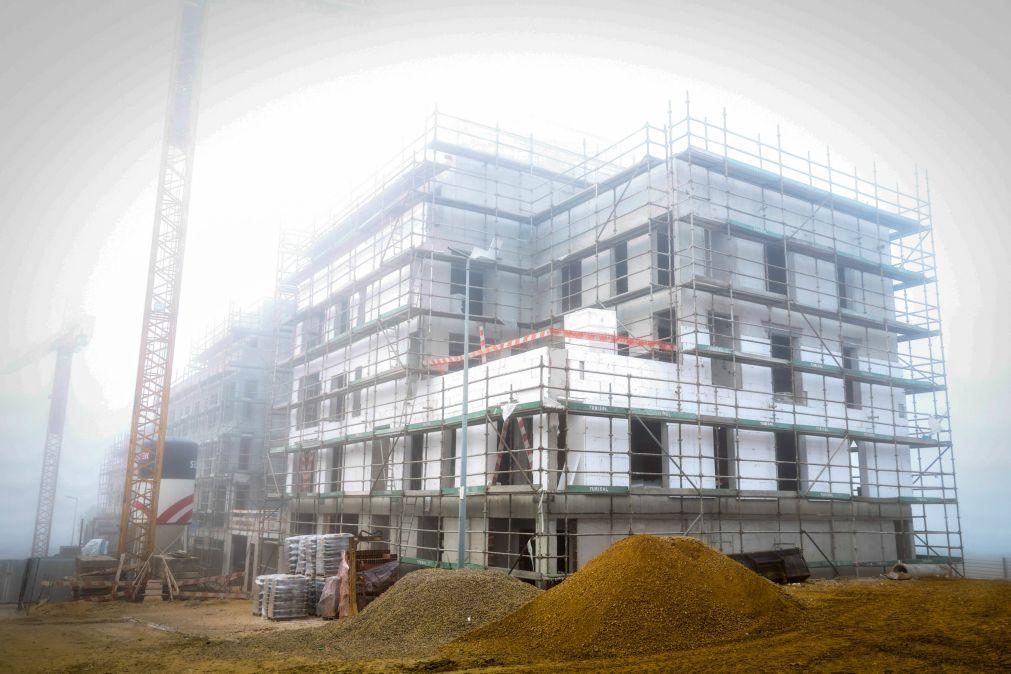 Licenças para construção nova e reabilitação habitacional sobem 9,5% até fevereiro