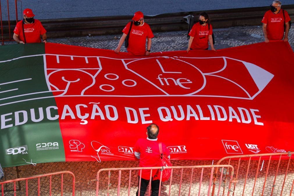 FNE diz haver condições para colocação de professores ser conhecida mais cedo