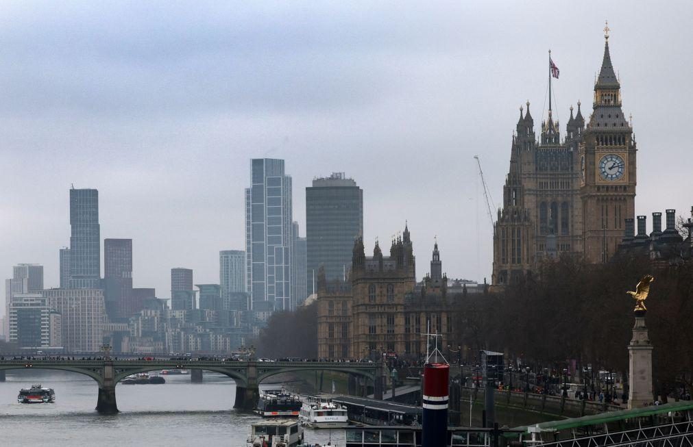 Oito detidos em duas operações antiterroristas em Inglaterra