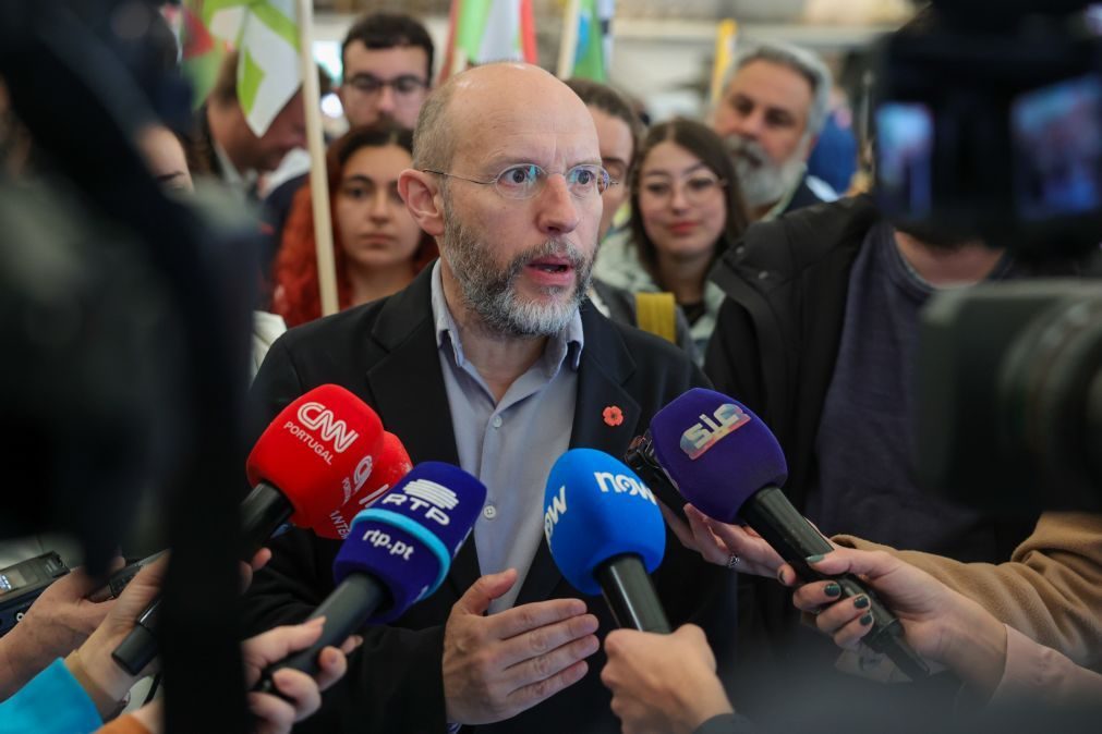 Rui Tavares diz que Montenegro quer ser absolvido e fazer dos eleitores juízes