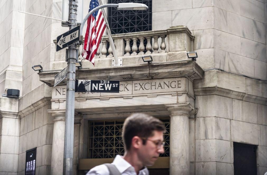 Wall Street abre em baixa antes da decisão da Fed para taxas de juro