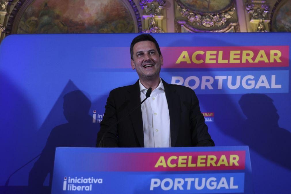 IL quer rever Constituição e retirar menção de
