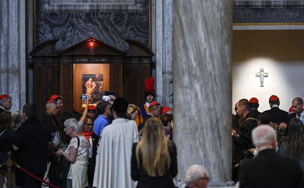 Túmulo de Francisco eleva basílica a novo destino turístico de Roma