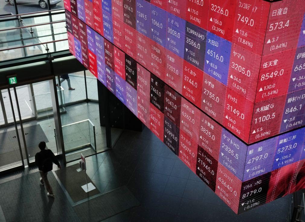 Bolsa de Tóquio abre a ganhar 1,11%