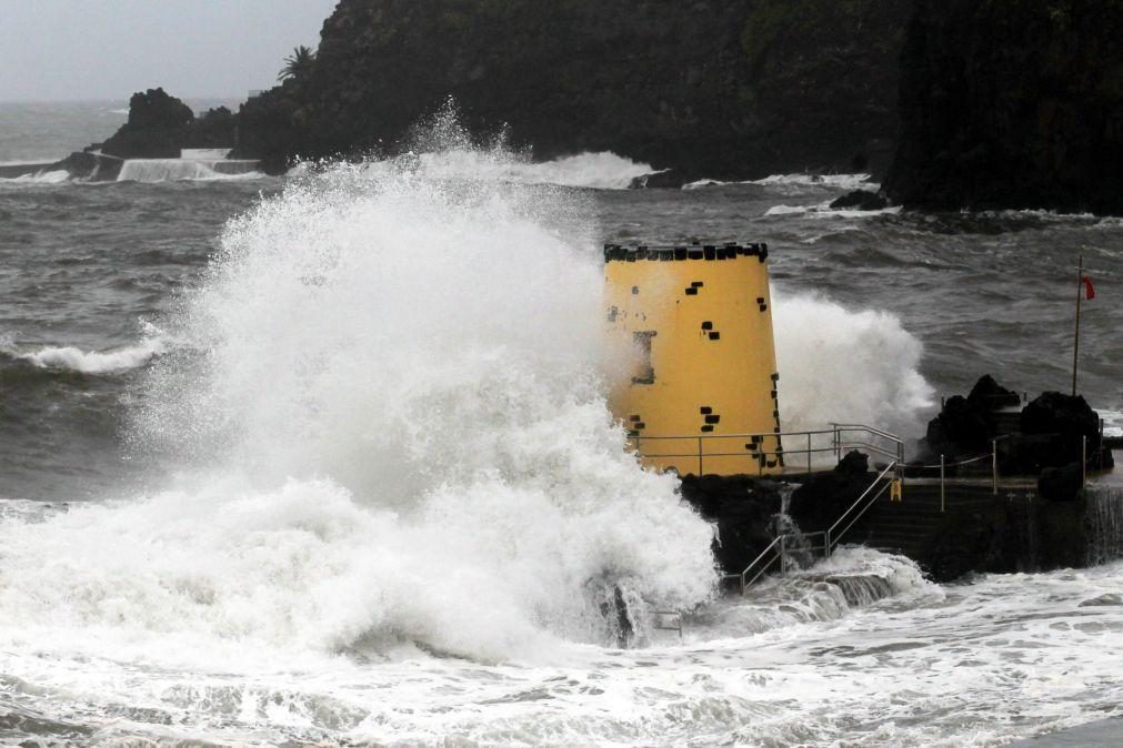 Mau tempo na Madeira com 26 ocorrências incluindo encerramento de via expresso