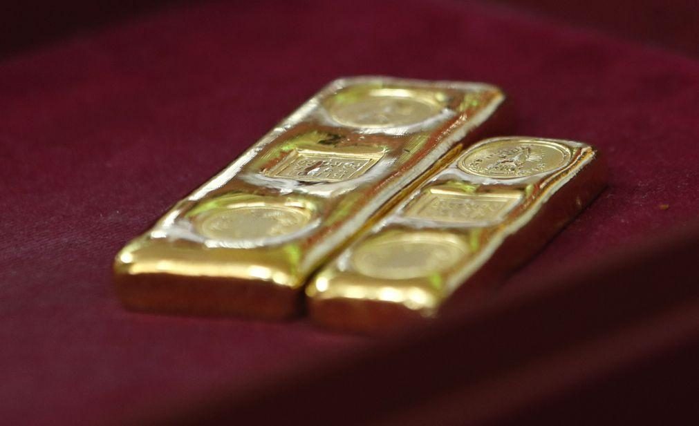 Ouro cai mais de 3% depois de acordo entre Washington e Pequim