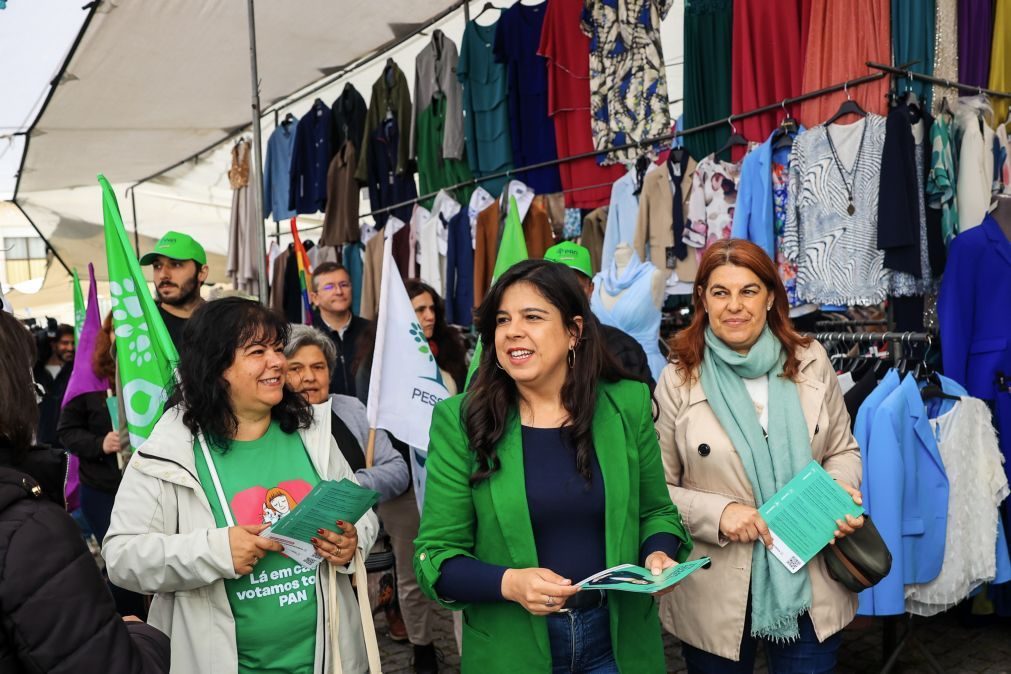 PAN foi à feira de Espinho apelar ao voto para eleger grupo parlamentar