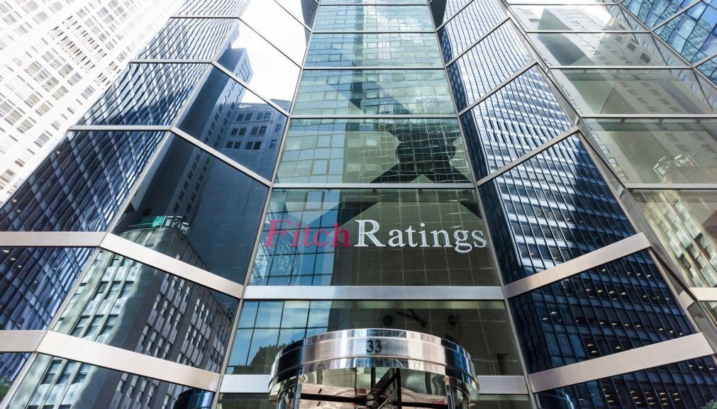 Fitch mantém 'rating' de Cabo Verde em B e vê dívida descer a 98% do PIB em 2026