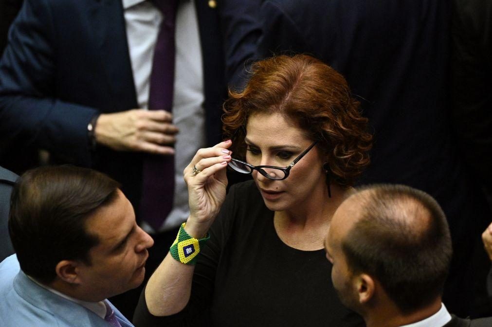 Deputada bolsonarista condenada a dez anos de prisão por ataque informático ao poder judicial