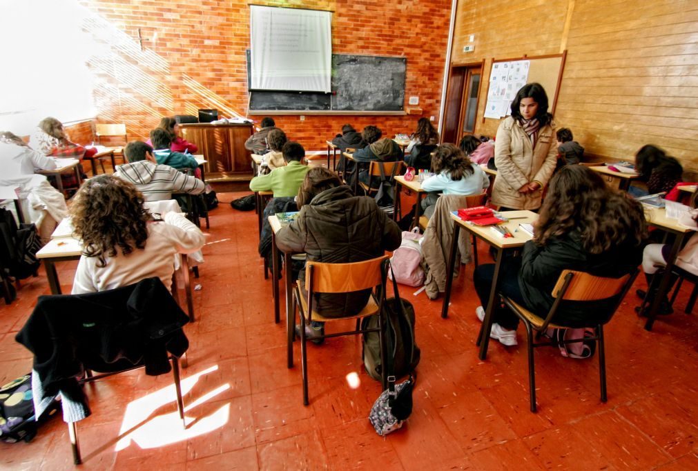 O testemunho de uma professora | «Pais, aprendam a comportar-se perante os professores»