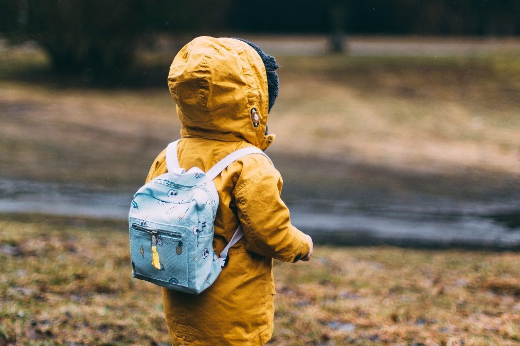 O peso das mochilas provoca escoliose?