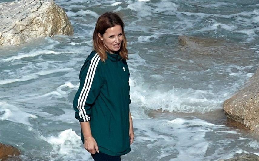 Cristina Ferreira refugia-se na família, nos amigos e… no mar. Fotos exclusivas