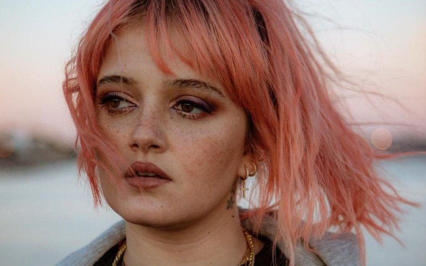 Carolina Deslandes faz vídeo em lingerie e fala sobre saúde mental