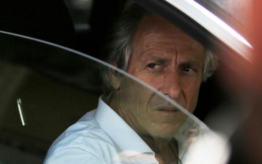 Apanhámos Jorge Jesus com a família na partida para a Turquia